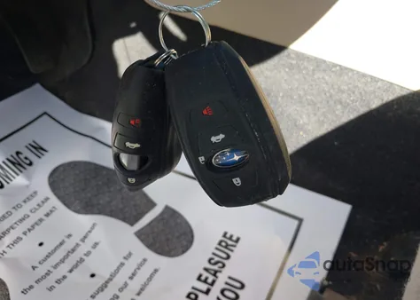 2018 Subaru Outback 3.6R Limited из США, поврежденный, VIN 4S4BSENC4J3247195